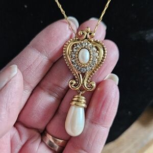 Vintage Gold-tone Faux Pearl and Rhinestone Pendant Necklace